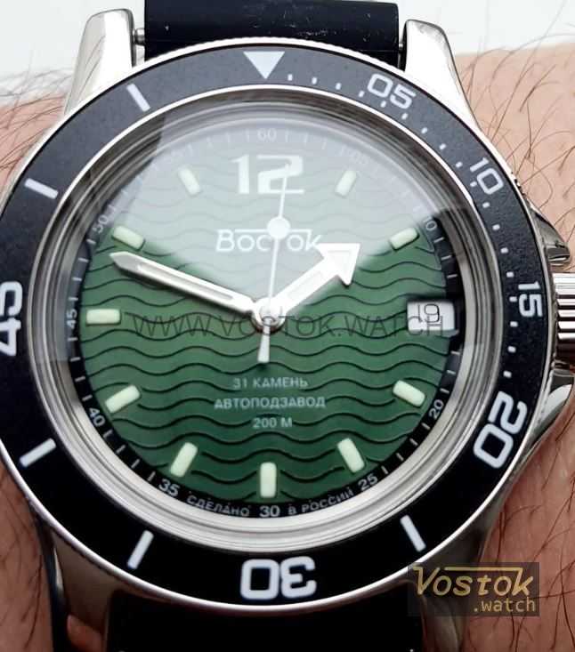 Vostok Amphibian Classic New Mechanical Military Watch Auto Divers 200m  Black Rubber Strap 13041A